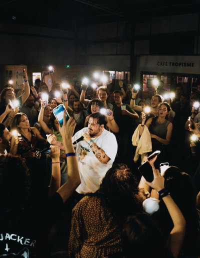 photographe concert Montpellier artiste parmi le public